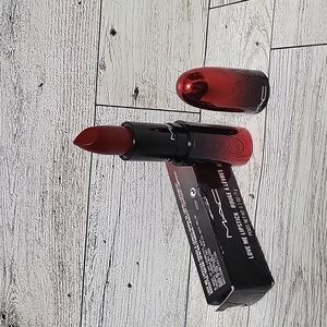 NIB MAC Cosmetics LOVE ME LIPSTICK in E for Effortless